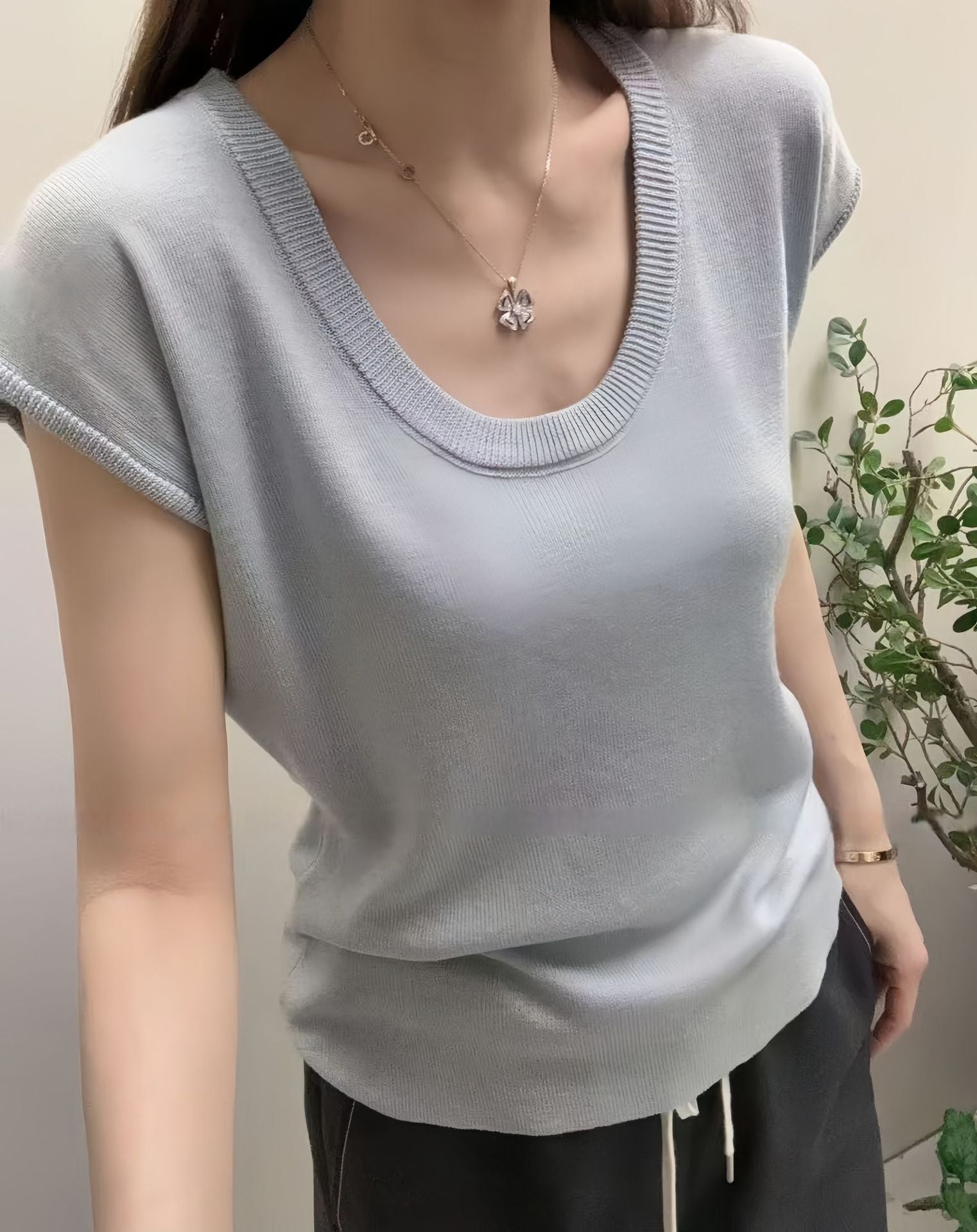 Women's Short Sleeve Knit Top Scoop Neck T-Shirt